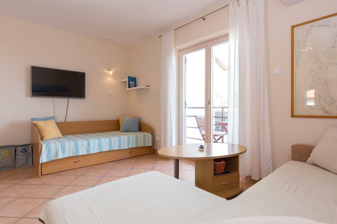 קרק Apartments Marta מראה חיצוני תמונה