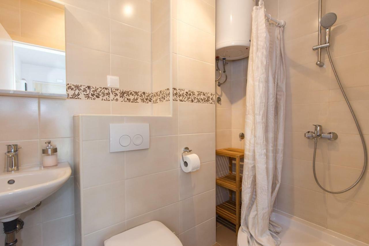 קרק Apartments Marta מראה חיצוני תמונה
